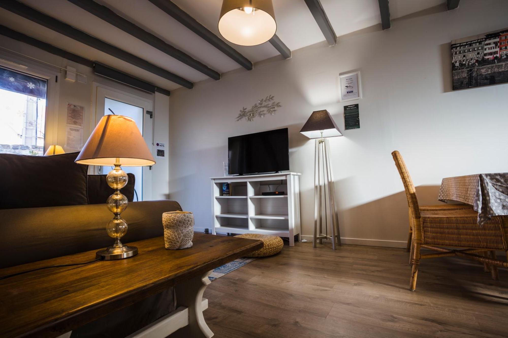 Meubles De Tourisme Griotte Et Cannelle Apartment Bergbieten Bilik gambar