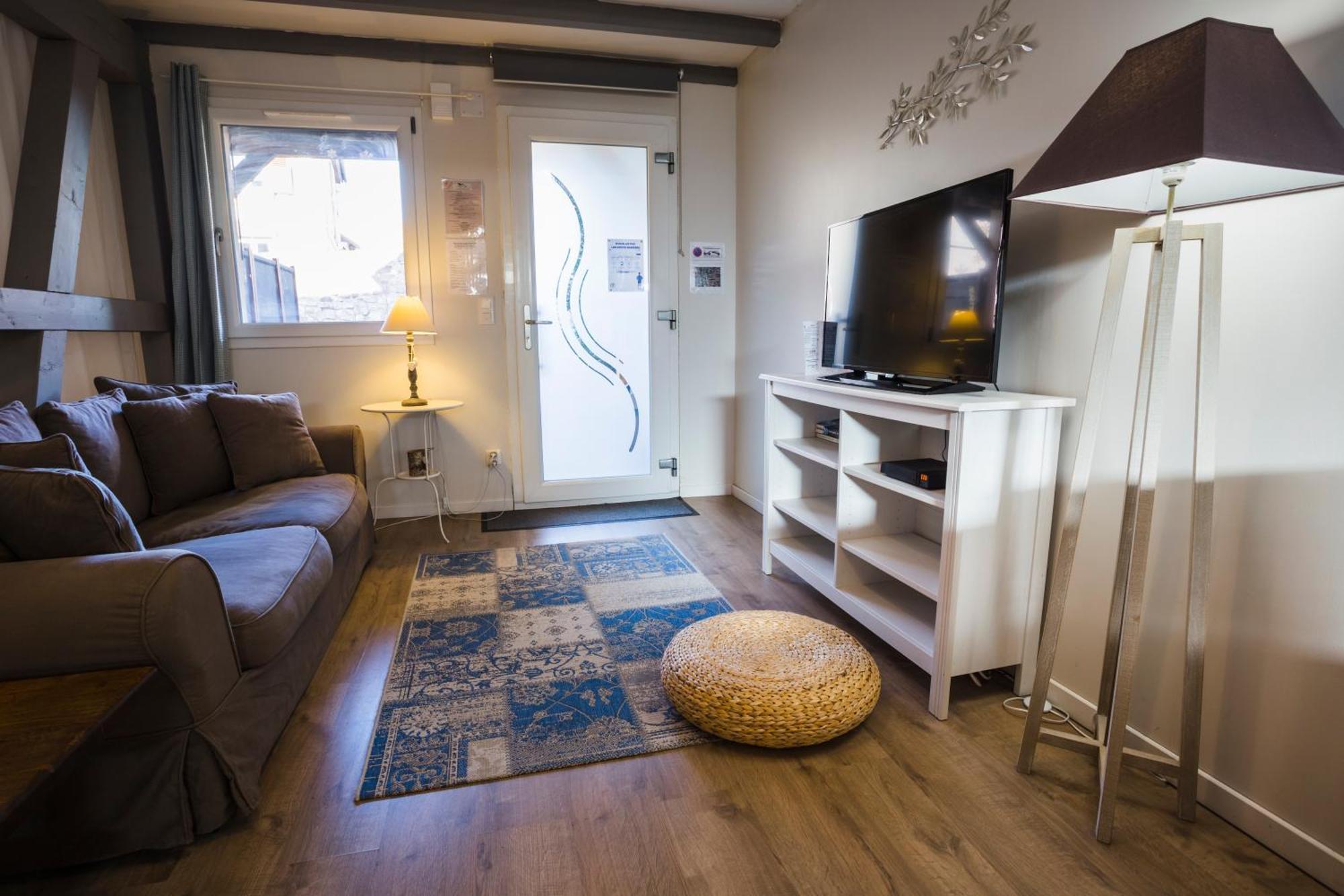 Meubles De Tourisme Griotte Et Cannelle Apartment Bergbieten Bilik gambar