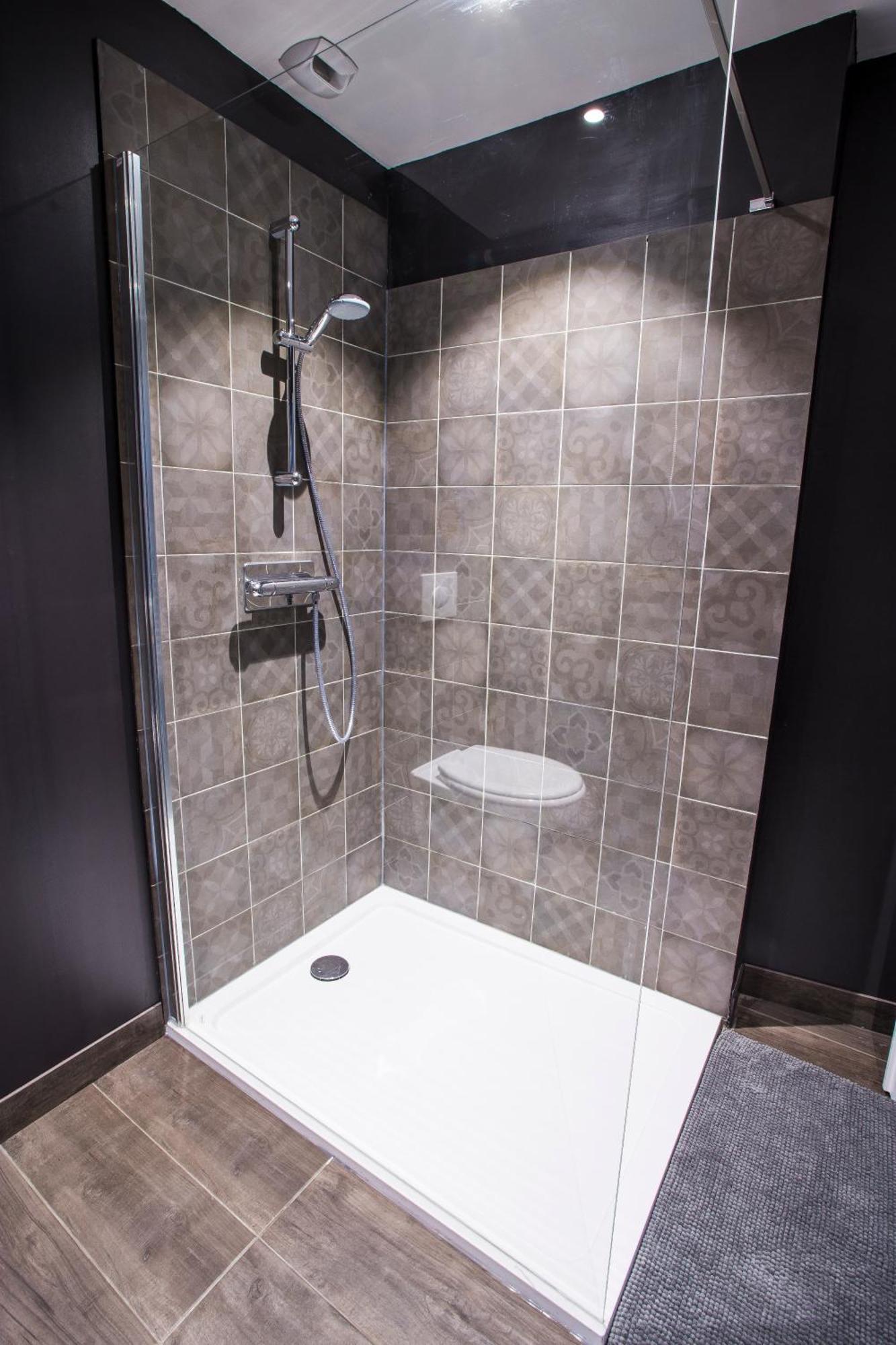 Meubles De Tourisme Griotte Et Cannelle Apartment Bergbieten Bilik gambar